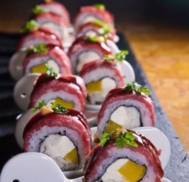 Steak sushi